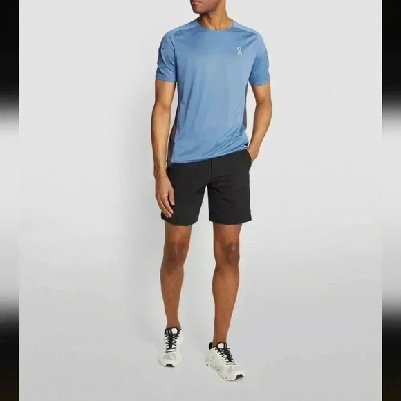 ON RUNNING Hybrid Shorts - Picture 4 of 10